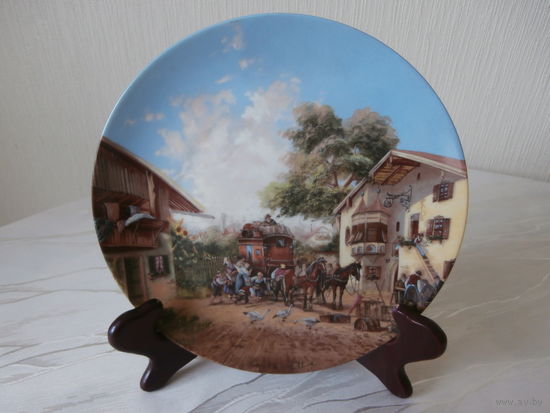 Тарелка настенная фарфор Почтовая карета художник Christian Luckel производитель Seltmann Weiden Германия диаметр 19.3 см. Bradex.
