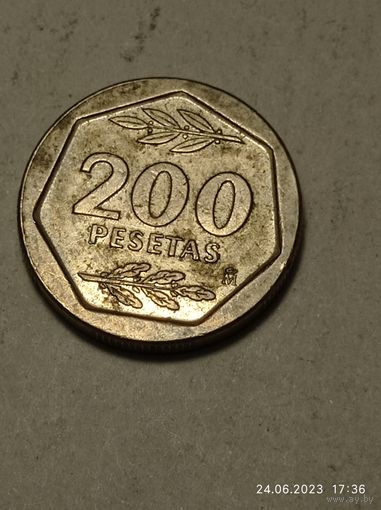 Испания  200 песо  1987  года .