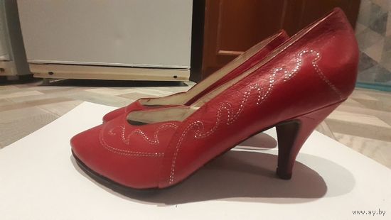 Обувь Туфли женские 36 37 красные со стразами