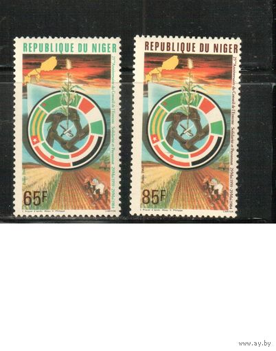 Нигер-1984 (Мих.886-887) ** , Солидарность, Флаги (полная серия)