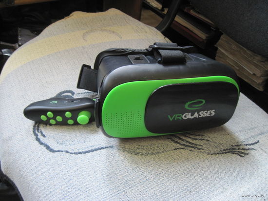 Виртуальные очки VRGlasses с пультом.
