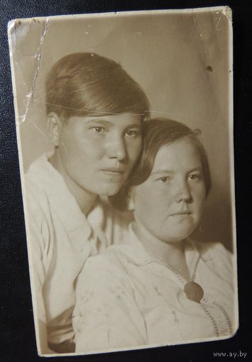 Москвичи, ( брат и сестра), 1939 г.