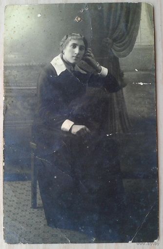 Фото на добрую память подруге от Нади. Август 1918 г. Киев. 8.5х13.5 см.