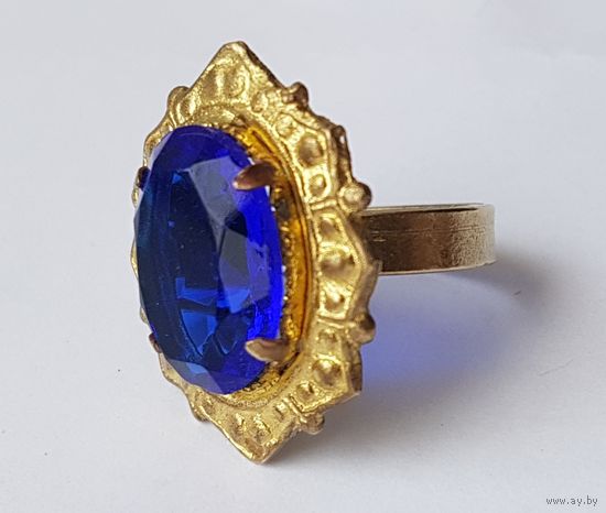 Кольцо крупное,  перстень. Синий кристалл. Размер 17,5. Верх 2,7 см на 2,3 см