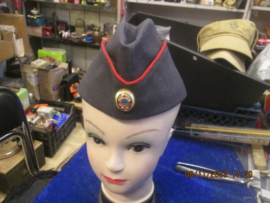 Оригинальная женская пилотка милиции СССР 1983 г, размер 55.