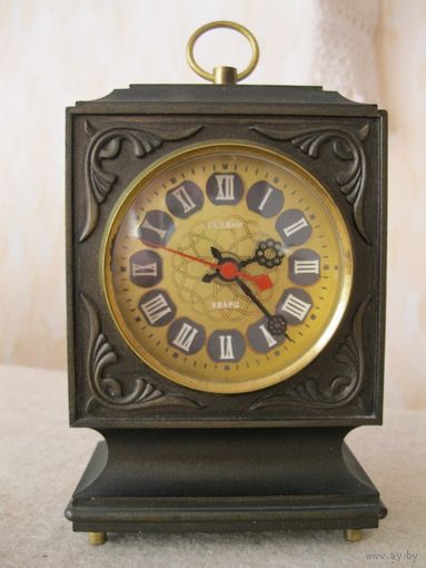 Часы настольные (каминные) кварцевые "Севани", СССР, 80-е годы прошлого столетия.