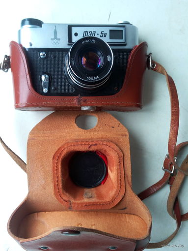 Фотоаппарат ФЭД-5В с олимпийской символикой в кожанном футляре
