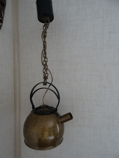 Светильник ручной работы из старого чайника в единственном экземпляре