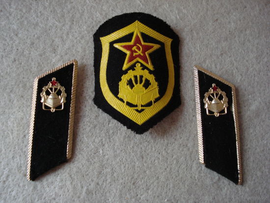 Петлицы, эмблемы, шеврон военнослужащих рядового и сержантского состава Инженерных войск Вооруженных Сил СССР.