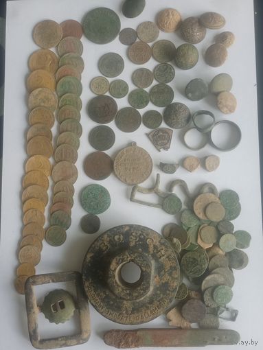 Огромный лот старинных находок монеты Царские  медь серебро, ранние советы вкл Польша пуговицы  значки кольца и многое другое не с рубля