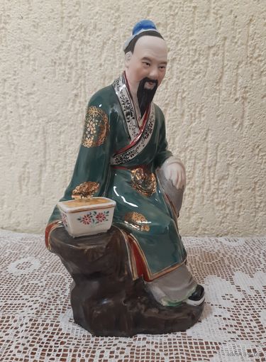 Статуэтка фарфоровая Мудрец, Китай.