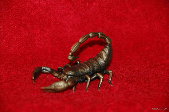 Миниатюра скорпион , бронза