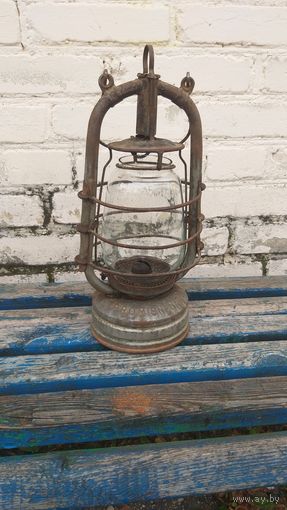 Старинная керосиновая лампа