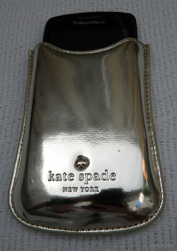 Kate Spade New York Чехол для Телефона. Ширина 6.7см. Новый в оригинальной упаковке. Цвет: Серебро, как на первых фотографиях!)