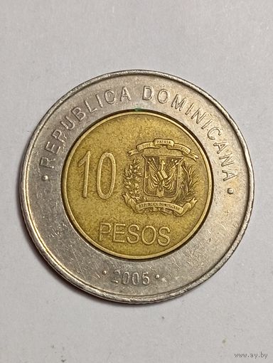 Доминиканская республика 10 песо 2005 года .