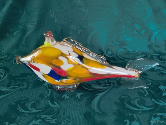Статуэтка (графин) Рыба, цветное стекло, 33 см