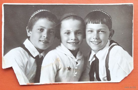 Фото трех друзей. 1934 г. 8х13 см