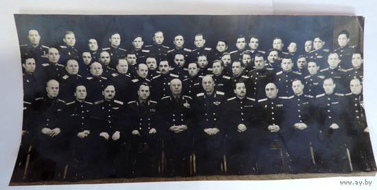 Фото офицеров с маршалом С.К. Тимошенко 50-е годы. Размер 12.7-27 см.