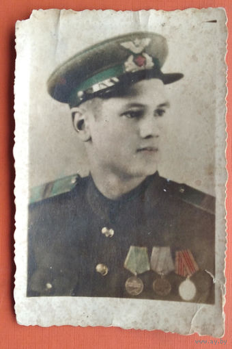 Фото военного с медалями. 8,5х13 см