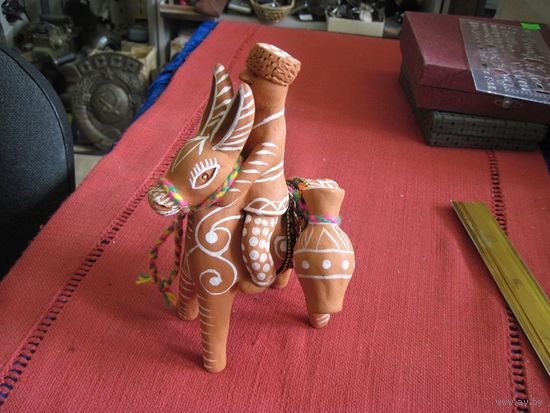 Горец на ишаке с кувшинами, глина, 18 см. Балхарский народный промысел Дагестана.