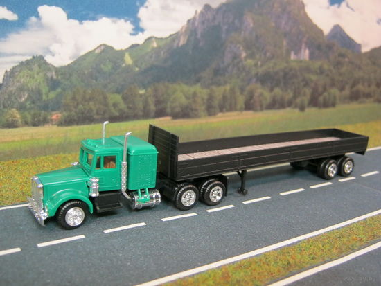 Модель грузового автомобиля Peterbilt. Масштаб HO-1:87.