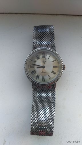 Часы Луч с оригинальным браслетом Кварц
