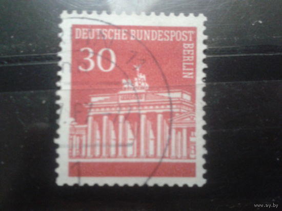 Берлин 1966 стандарт Бранденбургские ворота 30пф Михель-0,3 евро гаш.