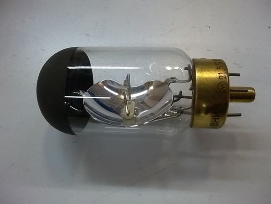 Лампа проекционная к 21-150 (21.5 В- 150 Вт 1979г.)