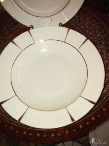 Тарелки столовые для первых блюд д.20см