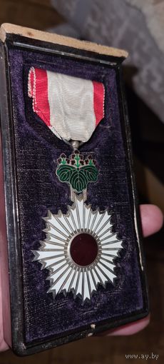 Орден медаль  знак  серебро эмаль  Япония 1939-1945 год Оригинал .