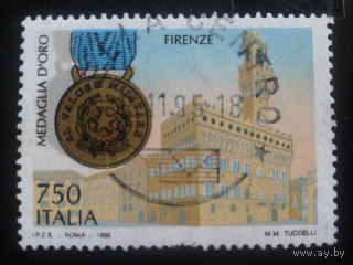 Италия 1995 медаль, здание