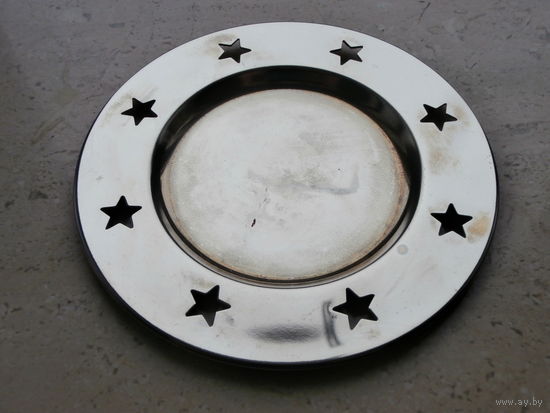 Тарелка Рождественская металл Leonardo диаметр 13.1 см.