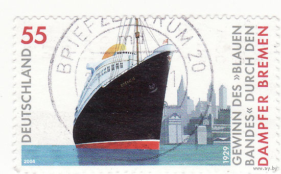 Пассажирское судно "Бремен" перед городским пейзажем Нью - Йорка 2004 год