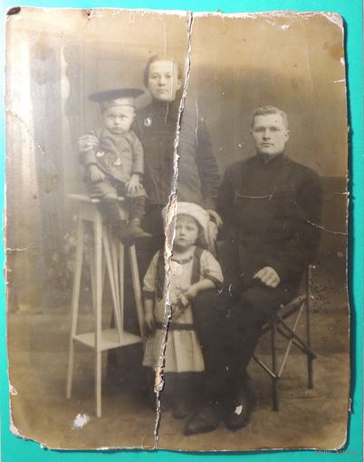 Фото большое "Семья", до 1917 г. (23*18 см)
