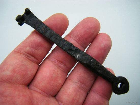 Ключ от очень древнего замка.
