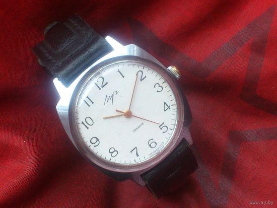 Часы ЛУЧ 2209 КЛАССИКА БОЛЬШИЕ, из СССР 1980-х