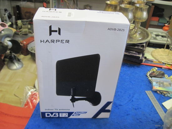 Комнатная цифровая телевизионная антенна Harper ADVB-2825.