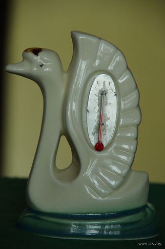 Статуэтка фарфоровая Лебедь - термометр   16 см  (  целая , рабочий )