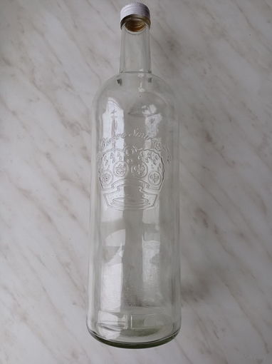 Трехлитровая стеклянная бутыль из-под водки Smirnoff
