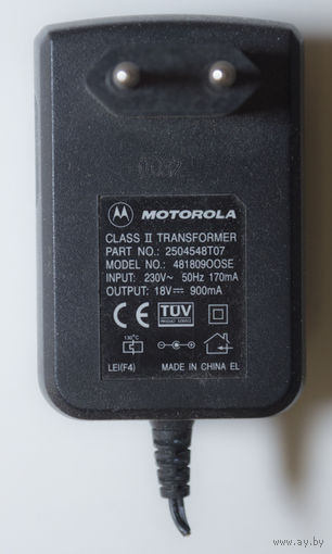 Блок питания 18v 900mA (для зарядок р/ст Motorola)