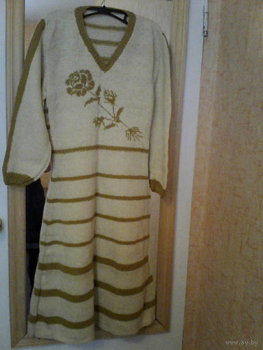 Платье вязаное,полушерсть,46-48 р