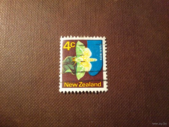 Новая Зеландия 1970 г.Бабочка-пурири или мотылек-призрак.