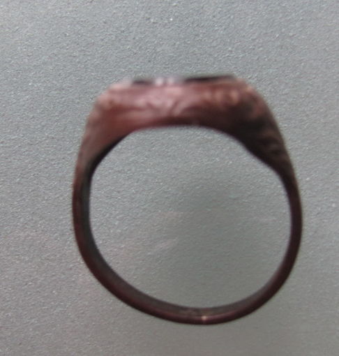 Старинный перстень.