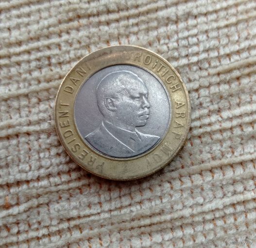 Werty71 Кения 10 шиллингов 1995 Биметалл