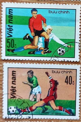 Вьетнам. Спорт Футбол. ( 2 марки) 1982 года.