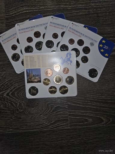 Германия 2011 год 5 наборов разных монетных дворов A D F G J. 1, 2, 5, 10, 20, 50 евроцентов, 1, 2 евро и 2 юбилейных евро. Официальный набор BU монет в упаковке.